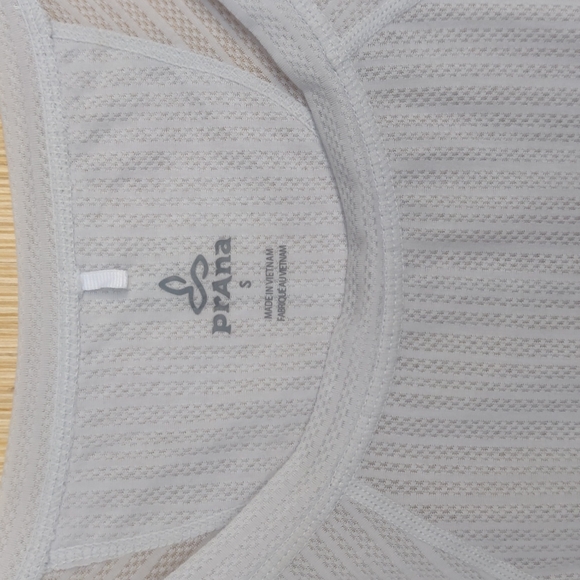 PrAna tee - Picture 2 of 4